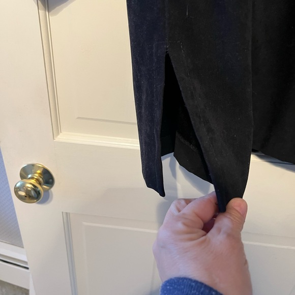 Ladies medium slightly used black blazer - Picture 6 of 8